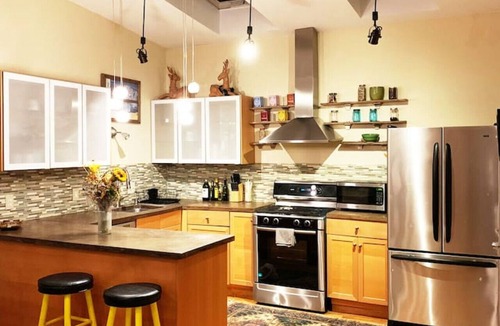 Northern Liberties House | MASSiVE Bohemian Oasis in Philly 5 BdrmSleeps 12