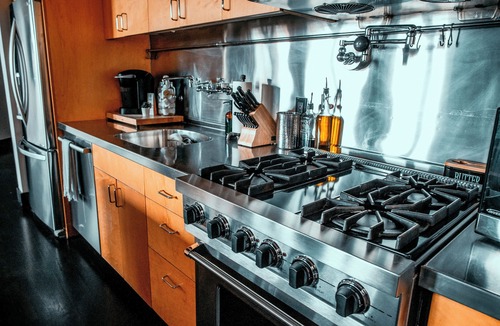 Belltown Condo | Massive Downtown Seattle Loft - Free Parking Included!