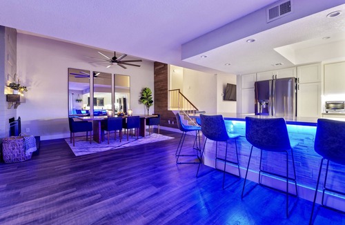 Winter Gardens House | Massive Hillside Estate Heated Pool+Spa Views!