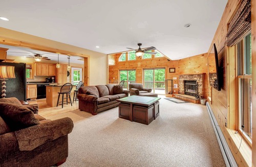 Lakeville Cabin | Massive Log Cabin, 8 acres, Hot Tub, Sauna Firepit
