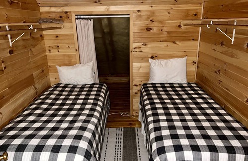 Kunkletown Cabin | Massive Log Home near Blue Mountain