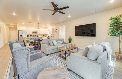 Florence House | Massive new build 3 bedroom!