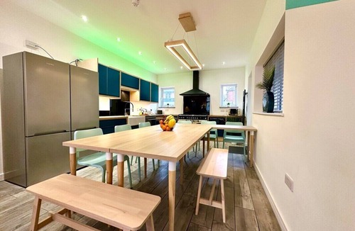 Winton House | Massive New House Sleeps 20+ Accepts Groups