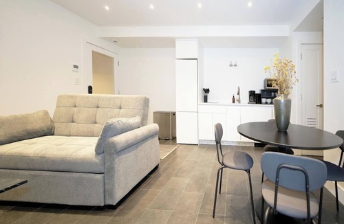 Upper Manhattan House | Massive NYC Brownstone w/Patio