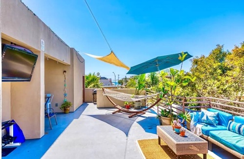 South Mission Beach Condo | Massive Oceanview 6BR Penthouse + Rooftop Decks