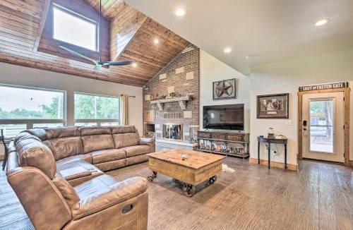 Peck House | Massive Peck Home w/Woods & Creek to Explore