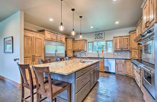 Peck House | Massive Peck Home w/Woods & Creek to Explore