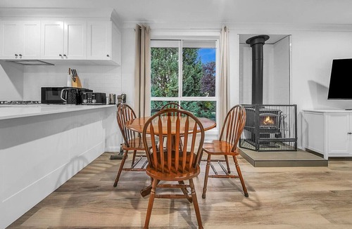 Robin Hill House | Massive private property - Indoor pool & More