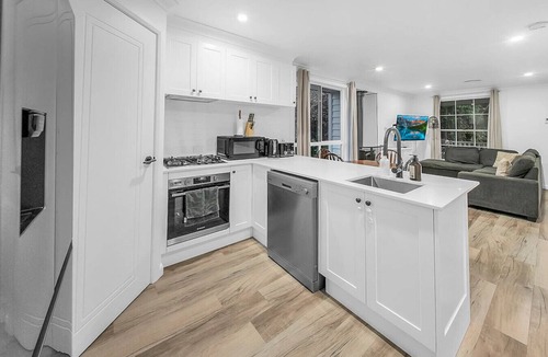 Robin Hill House | Massive private property - Indoor pool & More