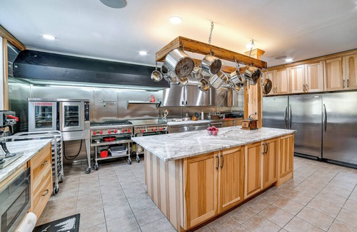 East Branch House | Massive Roscoe Retreat: Great for Large Groups!