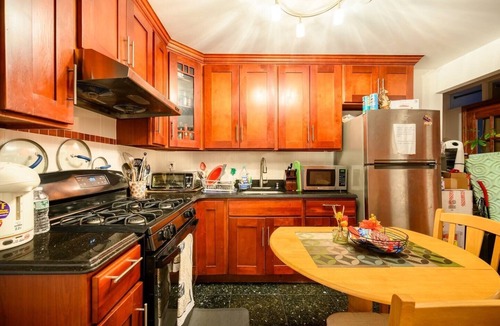 Queens Apartment | MASTER Bedroom apartment + Private Bathroom