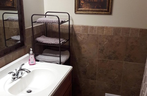 Lawrenceville House | Master bedroom & bathroom