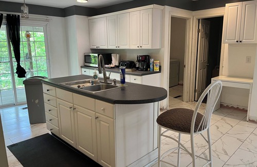Richmond House | Master bedroom in Richmond's West End - zip code 23294
