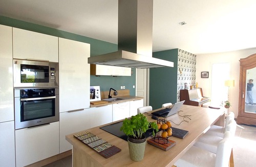 Riom Bed & Breakfast | Master bedroom Riom Chatel G