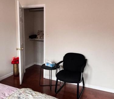 Brampton House | Master Bedroom with private Bathroom -Near Toronto Pearson airport