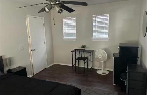 Stoney Ridge House | Master bedroom with private bath near austin airport