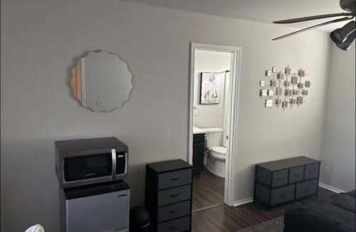 Stoney Ridge House | Master bedroom with private bath near austin airport
