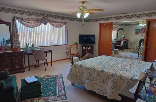 Victorville House | MASTER BR - Safe Apple Valley, Full Bath-AC-WiFi-kitchen-laundry-patios- parking