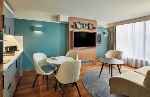 Farringdon Apartment | master Farringdon