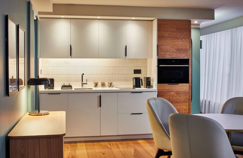 Farringdon Apartment | master Farringdon