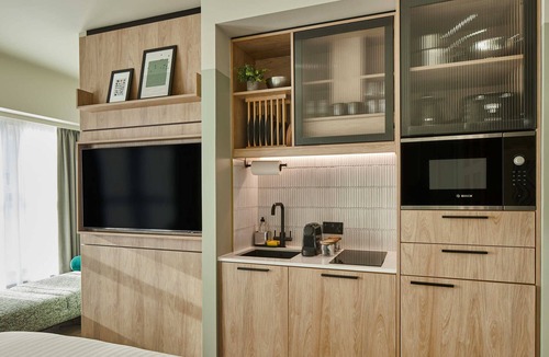 The City of London Apartment | master St. Paul's