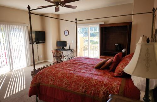 Shenandoah Valley House | Master Suite Fraser Family Vineyard Stay in Amador