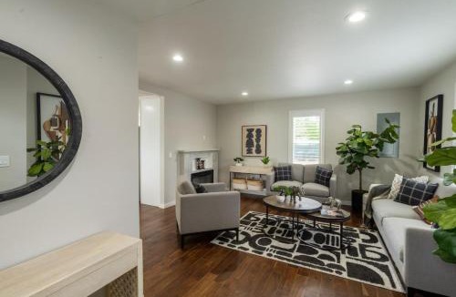 Parkland House | Master Suite with King Size Bed.