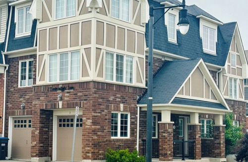 Mount Pleasant House | Master-Sweet Room attached Washroom in Brampton