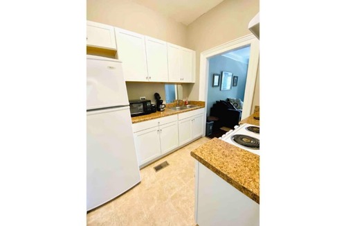Summerville House | Master’s on Central