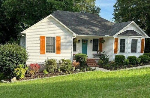 Bath House | Masters Rental-7 miles from National