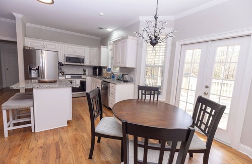 Eatonton House | Masters Week Escape: Charming 3-bedroom, 2-bathroom house on 3 acres!