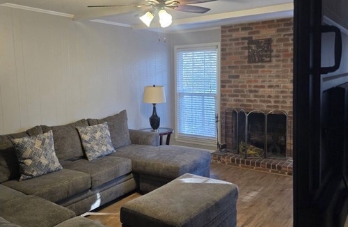 Gracewood House | Masters Week Golf Retreat-4BR Home on Golf Course