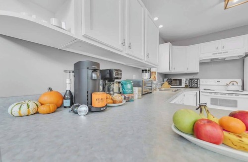 Rowland Ski Chalet | Masthope Chalet | 4 Bdrm | Firepit & Kayaks | A/C