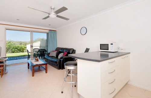 Nelson Bay Apartment | Matador Flat - Pet Friendly Accommodation - Close to CBD