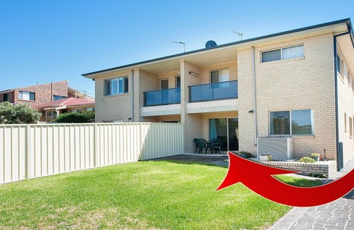 Nelson Bay Apartment | Matador Flat - Pet Friendly Accommodation - Close to CBD