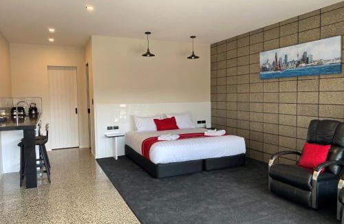 Matakana Hotel | Matakana Motel