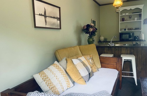 Matakana Cottage | Matakana Waterfall Hideaway