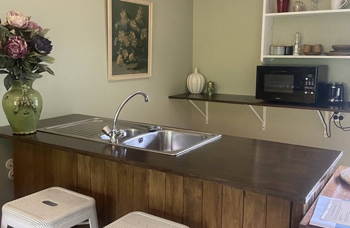 Matakana Cottage | Matakana Waterfall Hideaway