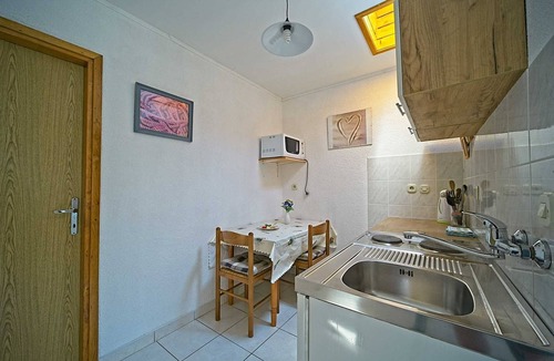 Pomena Apartment | Matana Pomena - A2 One bedroom apartment with balcony and sea view