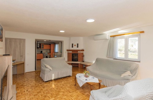 Donji Prolozac House | Matanovi dvori by Interhome