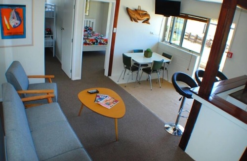 Matapouri Apartment | Matapouri Holiday Unit 4 Water front Unit