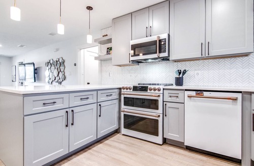 Wesley Chapel Condo | Matchless Luxury |Pools |Hot Tub |Gym |Golf Views |Designer Renovation