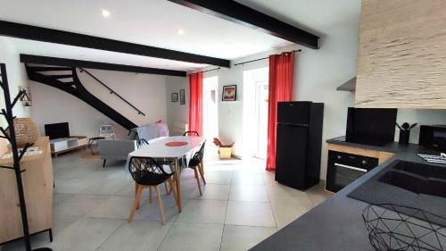 Damouzy House | MatheÏs