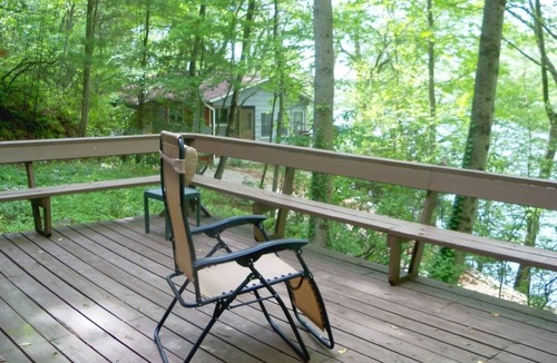Santeetlah Cabin | Mathews' Mansion, a cabin by a mountain lake