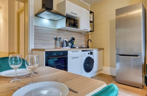 Centre Ville Rive Gauche Apartment | Mathilde : Appartement proche Clinique Mathilde