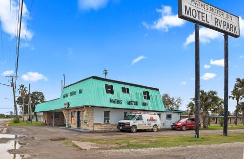 Mathis Hotel | Mathis Motor Inn and RV Park
