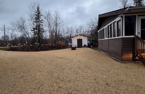 St. Andrews Cabin | Matlock Cabin- Lake Winnipeg Retreat