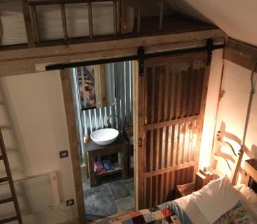 Matlock Apartment | Matlock Glamping Rooms