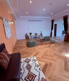 Anglet Hostel | Matsya Hostel