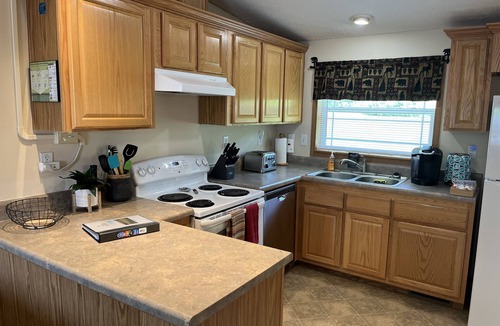 Laurens House | Matt's House - quiet country home, 3 bdrm, near ASV